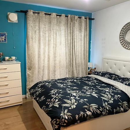 Beautiful 1 Bedroom Ground Floor With Shared Bathroom Londres Exterior foto