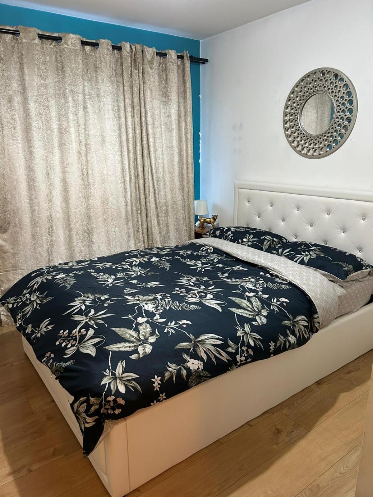 Beautiful 1 Bedroom Ground Floor With Shared Bathroom Londres Exterior foto